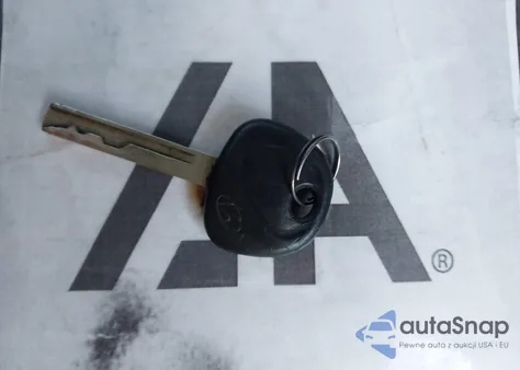 2013 Hyundai Veloster Base W/Red z USA, uszkodzony, nr VIN KMHTC6AD1DU131182